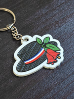 Llavero de sombrero de huaso con cinta tricolor y copihue